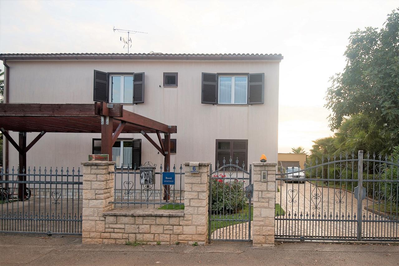 Apartments Sandra Пореч Екстер'єр фото